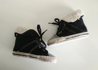 Zapatos sin suela para bebés \u003e Número 18 - Zapanines - CIF: 46860134A