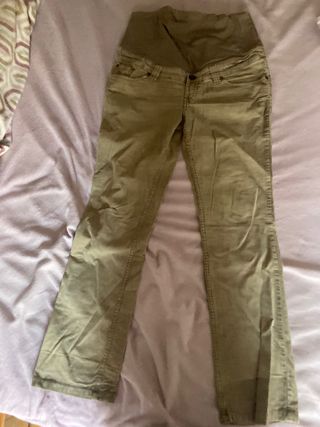 Pantalón pana premama de segunda mano por 3,5 EUR en Veinat Pocafarina en  WALLAPOP