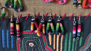 Pendientes de manta peruana