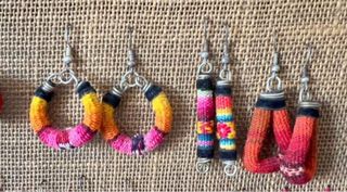 Pendientes de manta peruana