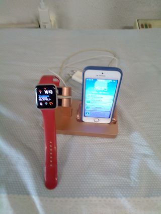 IPhone SE 64Gb + Reloj Apple Watch 3 + soporte de segunda mano por 425 EUR  en Guadassuar en WALLAPOP