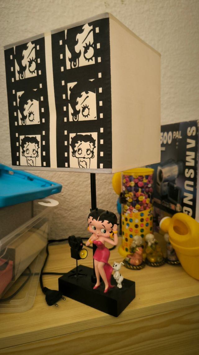 la lámpara tiene 30 años