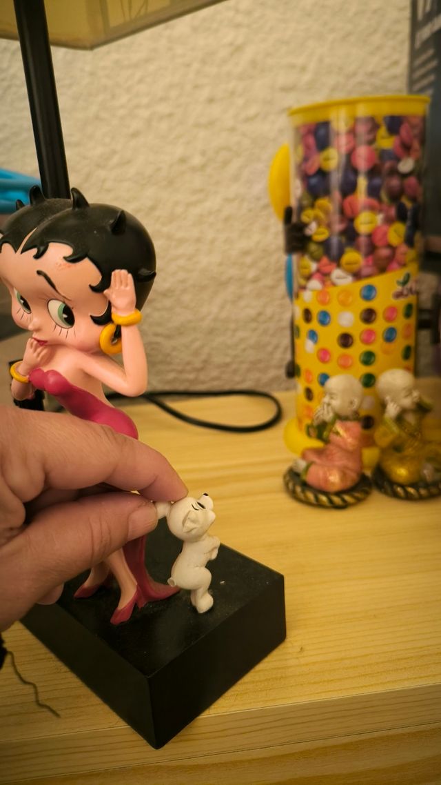 la lámpara tiene 30 años