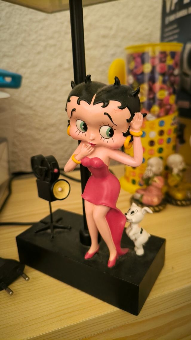 la lámpara tiene 30 años