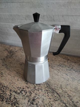 Cafetera italiana de segunda mano por 7 EUR en Ciudad Real en WALLAPOP