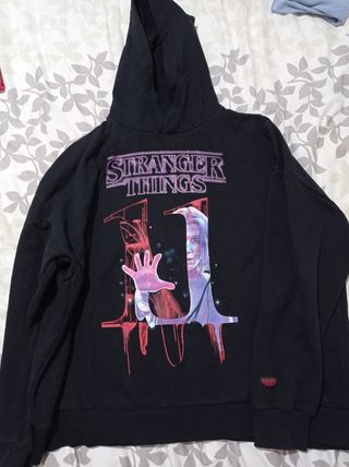 Sudadera stranger things de pull \u0026amp; bear talla L de segunda mano por 7  EUR en Villanueva del Pardillo en WALLAPOP