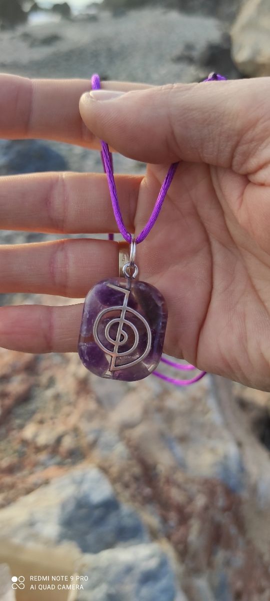 Ciondolo in ametista naturale con Reiki