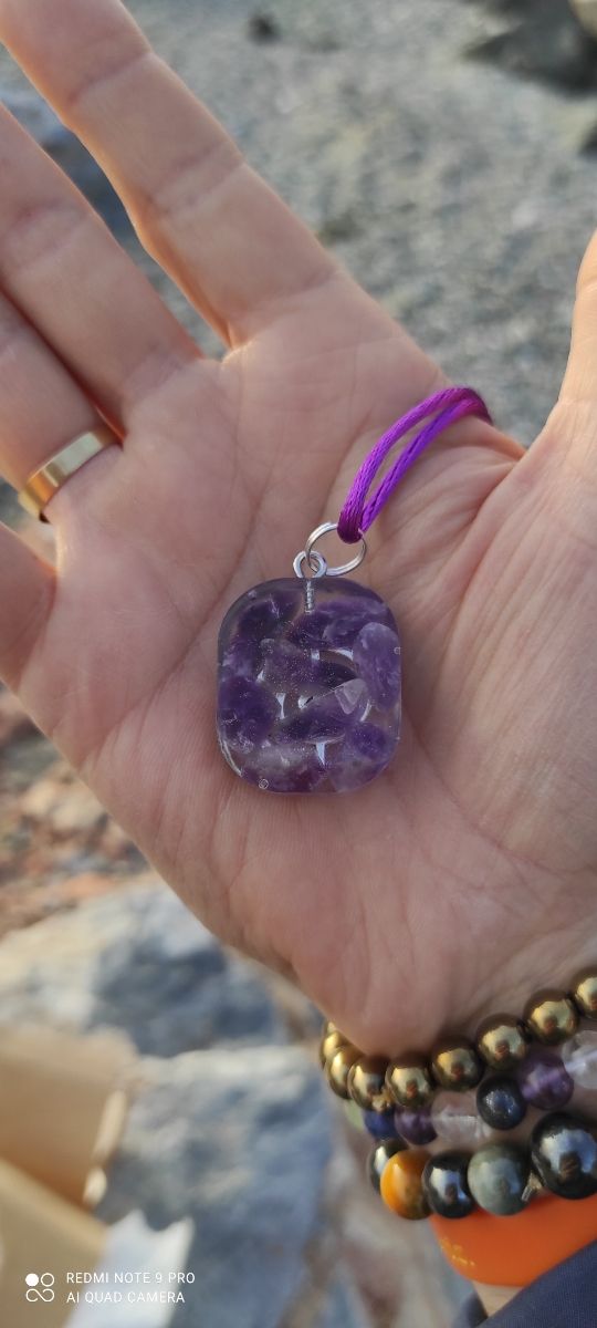 Ciondolo in ametista naturale con Reiki