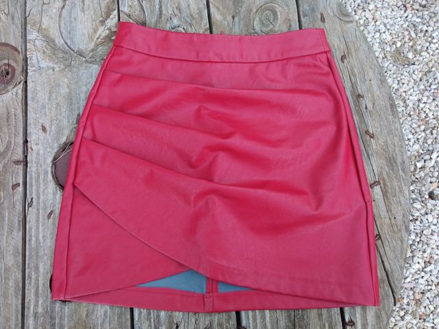 falda polipiel stradivarius