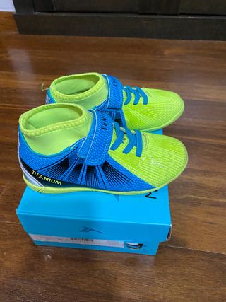 Zapatillas fútbol sala tenth de segunda mano por 6 EUR en Lugo en WALLAPOP