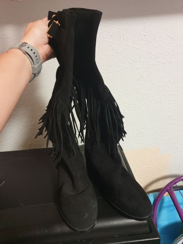 BOTAS DE PIEL COLOR NEGRO