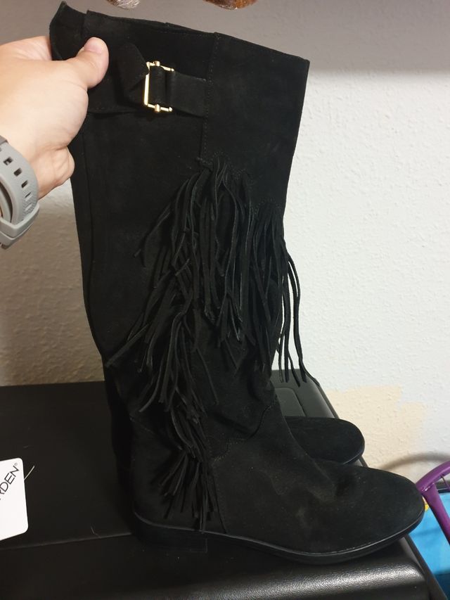 BOTAS DE PIEL COLOR NEGRO