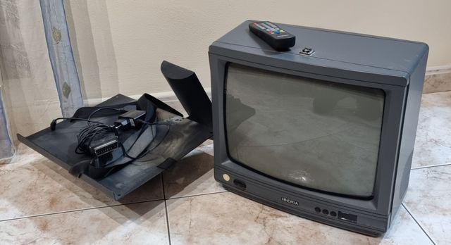 Pack TV + soporte + mando