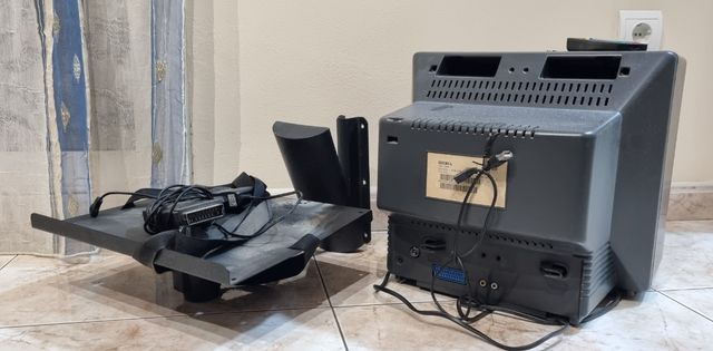 Pack TV + soporte + mando