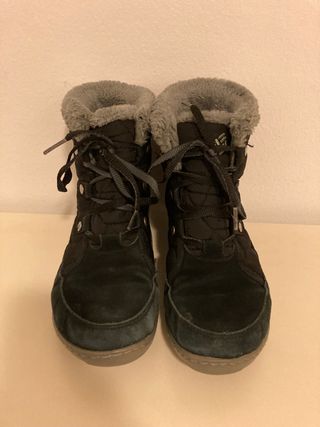 Botas montaña nieve de segunda mano por 65 EUR en Barcelona en WALLAPOP