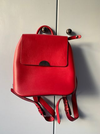 Mochila de vestir Roja de Zara de segunda mano por 5 EUR en Bilbao en  WALLAPOP