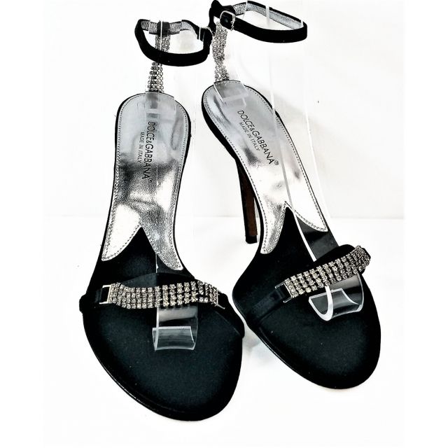 Dolce Gabbana. Sandalias raso negro