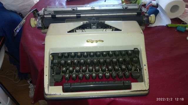 Máquina de escribir olympia.
