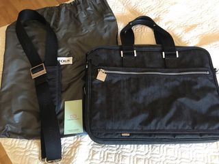 Maletín para portátil TOUS. Original de segunda mano por 50 EUR en Madrid  en WALLAPOP