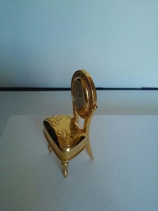 Reloj decoratvo. funciona perfectamente.