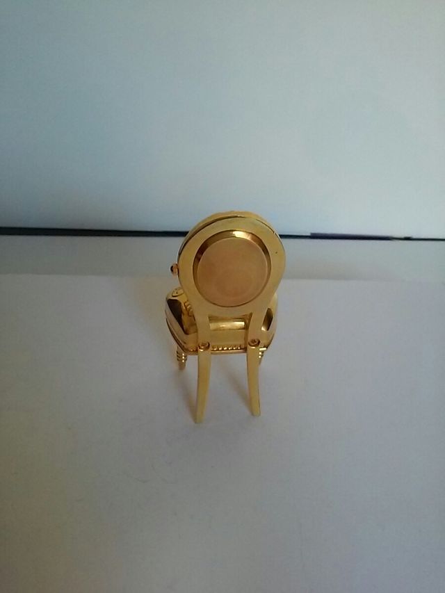 Reloj decoratvo. funciona perfectamente.