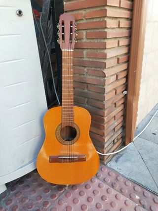 Guitarra flamenca de segunda mano por 70 EUR en Armilla en WALLAPOP