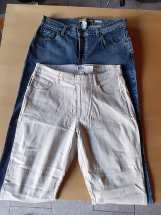 2 pantalones mujer talla 40 de segunda mano por 10 EUR en Salt en WALLAPOP