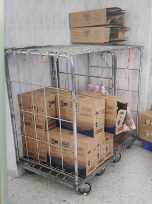 Carros de transporte y almacenamiento.Con ruedas.