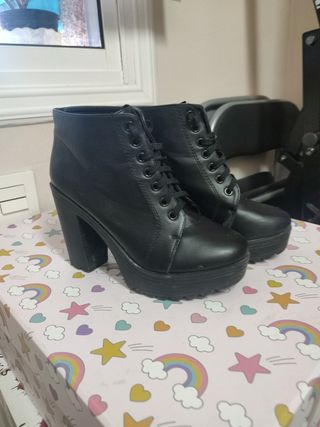 BOTINES NEGROS MARYPAZ 39 de segunda mano por 15 EUR en Sant Joan Despí en  WALLAPOP
