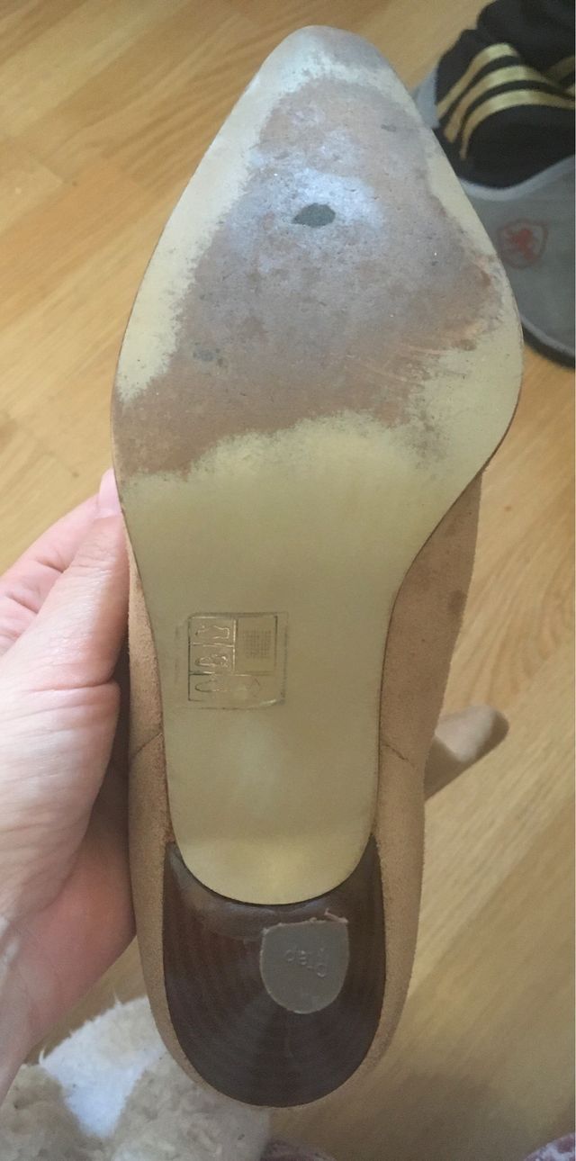 Botas color beige talla 36. 