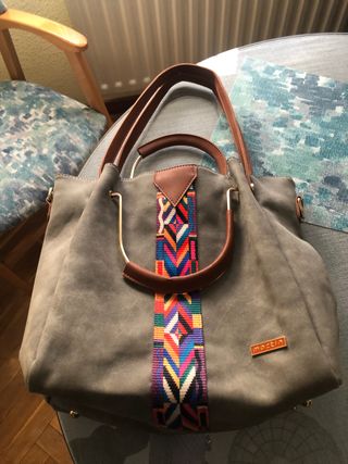 Bolso diseñador de segunda mano por 18 EUR en Salamanca en WALLAPOP