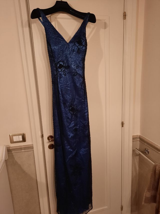 Abito elegante da cerimonia ricamato