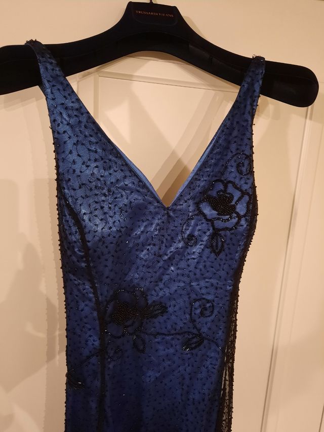 Abito elegante da cerimonia ricamato