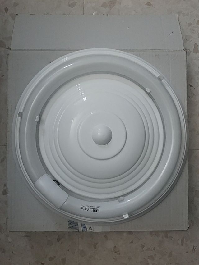 lámpara redonda cocina.