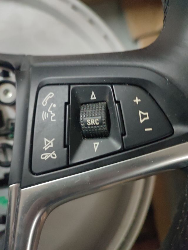 volante opel insignia.