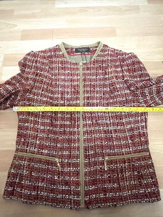 Corte inglés Chaqueta tipo Chanel Nueva de segunda mano por 14 EUR en  Fuente el Saz de Jarama en WALLAPOP