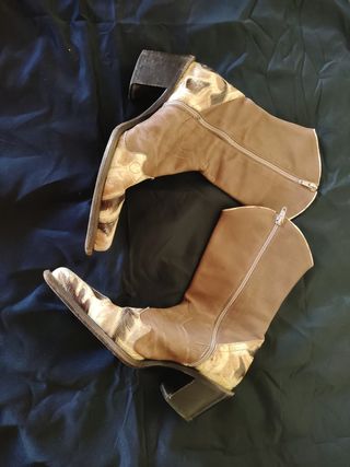 BOTAS COWBOY marrones mujer talla 38 de segunda mano por 5 EUR en Madrid en  WALLAPOP