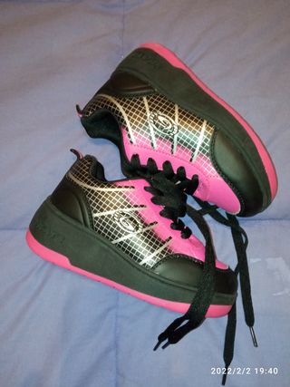 Zapatillas de niña Beppi con ruedas!!! de segunda mano por 25 EUR en  Moralzarzal en WALLAPOP