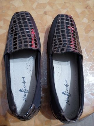Zapatos Alto Confort de segunda mano por 15 EUR en Lloret de Mar en WALLAPOP
