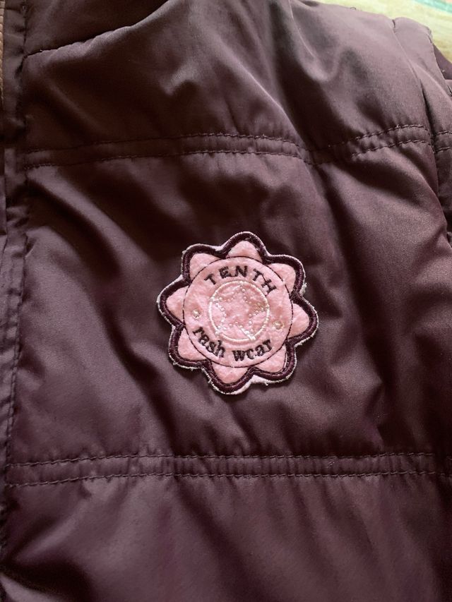 Cazadora reversible rosa y granate. 