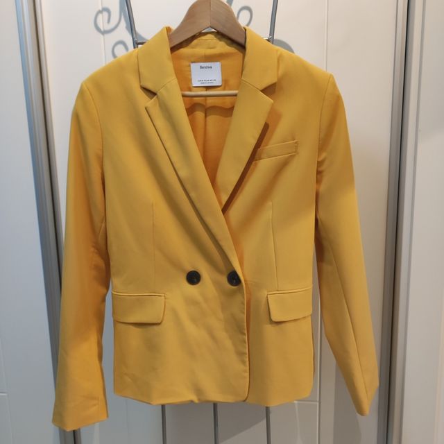 Blazer Americana amarilla Bershka