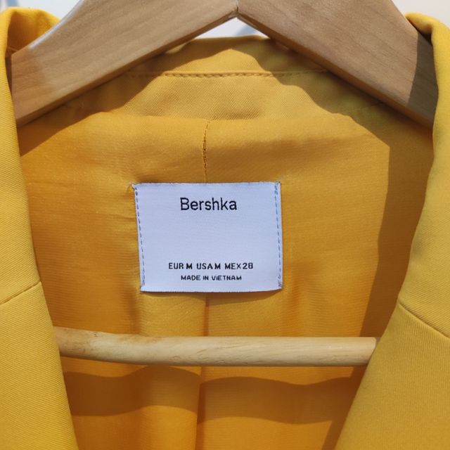 Blazer Americana amarilla Bershka