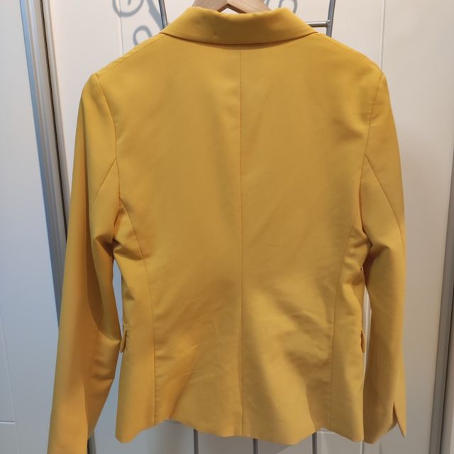 Blazer Americana amarilla Bershka