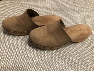 Zuecos Pull and Bear de segunda mano por 30 EUR en A Coruña en WALLAPOP
