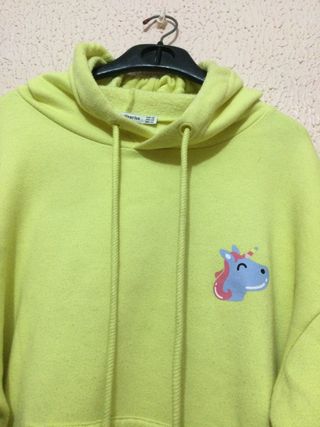 Sudadera Stradivarius talla 34 de segunda mano por 5 EUR en Alcázar de San  Juan en WALLAPOP
