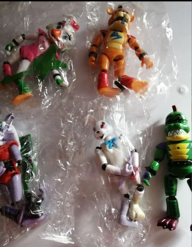 6 muñecos Fnaf. Nuevos