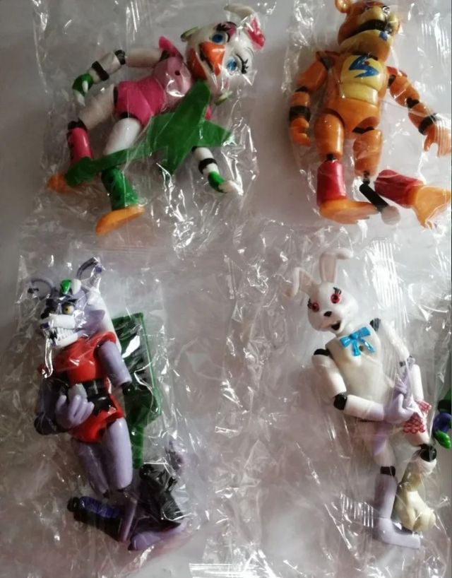 6 muñecos Fnaf. Nuevos