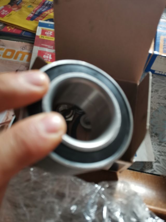 se vende 2 rodamientos nuevos a estrenar