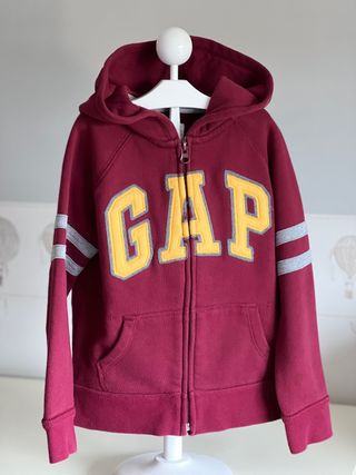 Sudadera Gap Kids T. 4-5 años de segunda mano por 10 EUR en Galapagar en  WALLAPOP