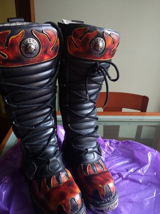 Dolce \u0026 Gabbana - Botas negras y rojas de piel | Childrensalon Outlet
